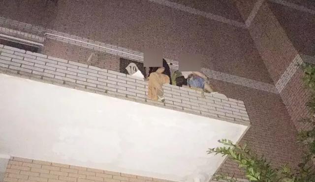 生死救援！派出所所长勇救两名跳楼女子